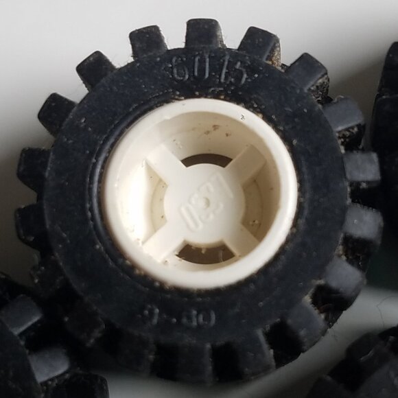 Lego Miscellaneous Tires - Picture 10 of 14